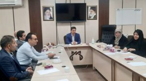 نشست هم‌اندیشی اساتید دانشگاه علوم پزشکی قم با مدیرعامل کارخانه نوابهداشت/ رابطه صنعت و جامعه دانشگاهی قوی‌تر شود.