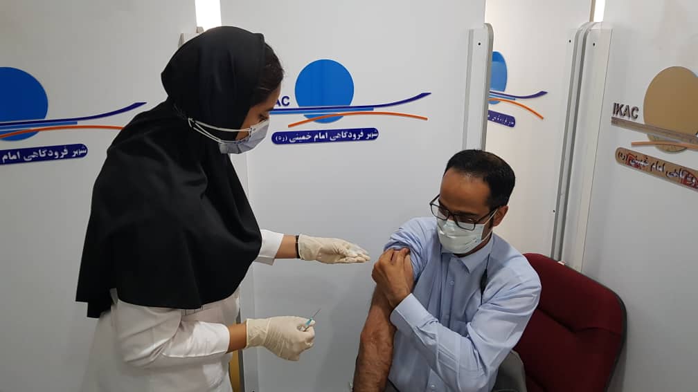 تمام کارکنان هتل های فرودگاهی در مقابل کرونا واکسینه شدند تمام کارکنان هتل های فرودگاهی در مقابل کرونا واکسینه شدند